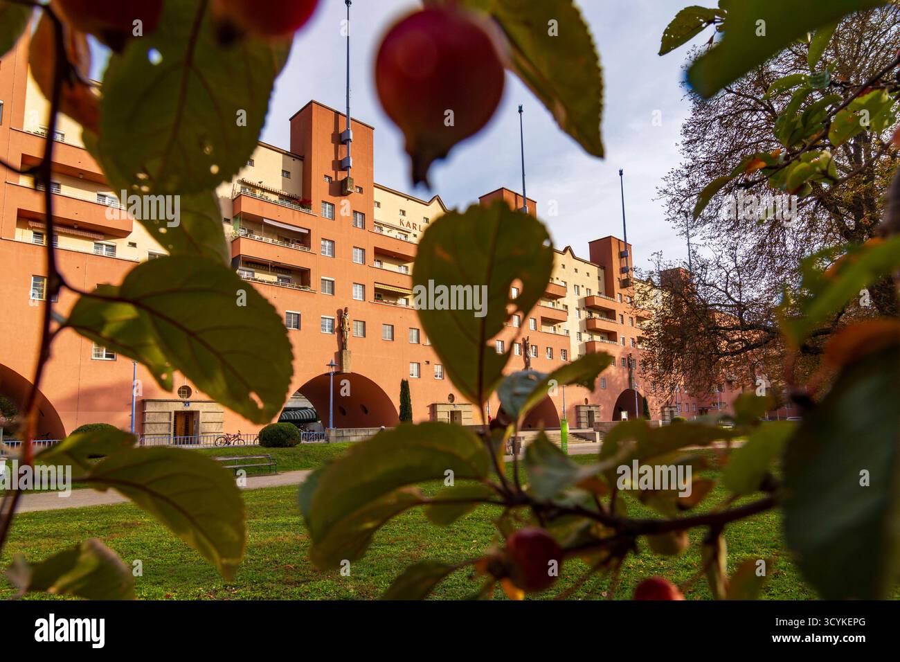 Karl-Marx-Hof Karl Marx Court Gemeindebau complesso residenziale municipale Vienna 19. Döbling Wien Austria Foto Stock