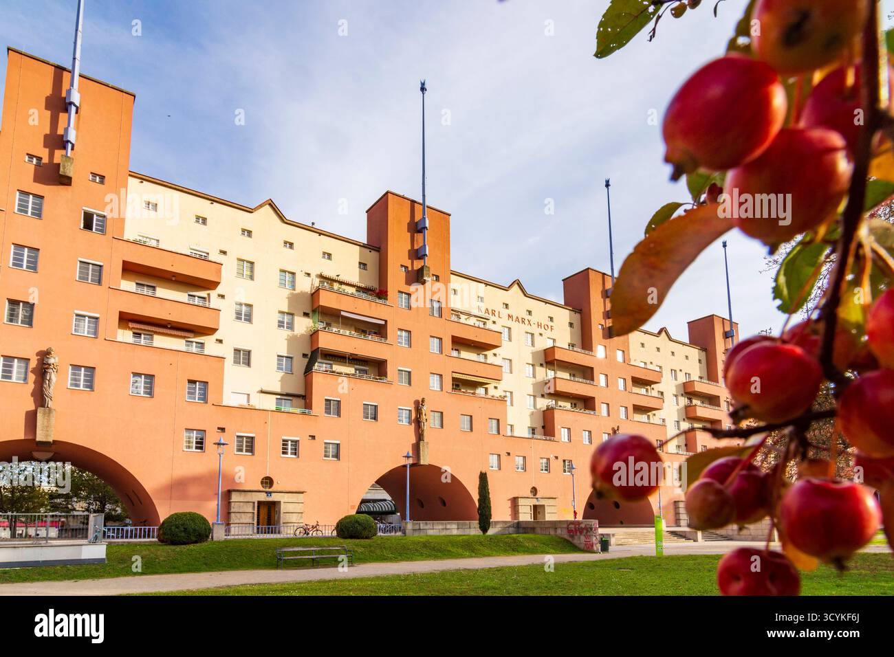Karl-Marx-Hof Karl Marx Court Gemeindebau complesso residenziale municipale Vienna 19. Döbling Wien Austria Foto Stock