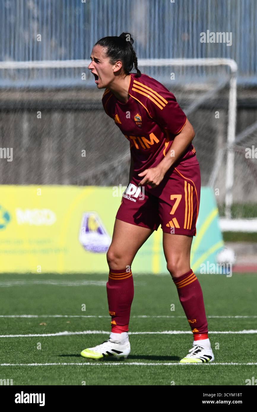 Cercola, Italia. 19 ottobre 2025. Evelyne Viens di AS Roma durante la serie A Athora femminile tra Napoli femminile e Roma femminile all'Arena Giuseppe piccolo il 19 ottobre 2025 a Cercola. Crediti: Nicola Ianuale/Alamy Live News Foto Stock
