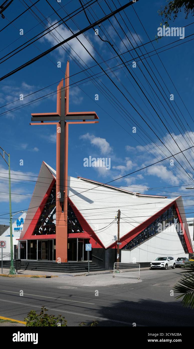 La Parrocchia della Divina Provvidenza si trova su Venustiano Carranza Avenue nel quartiere del Valle di San Luis Potosí, SLP, Messico. Foto Stock