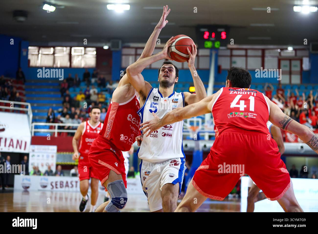 Rieti, Ri, Italia. 19 ottobre 2025. PALUMBO RIETI durante RSR Sebastiani Rieti vs Estra Pistoia - Old Wide West serie A2 Maschile 2025-2026 - Round 7 regular season (Credit Image: © Alessio De Marco/ZUMA Press Wire) SOLO USO EDITORIALE! Non per USO commerciale! Foto Stock
