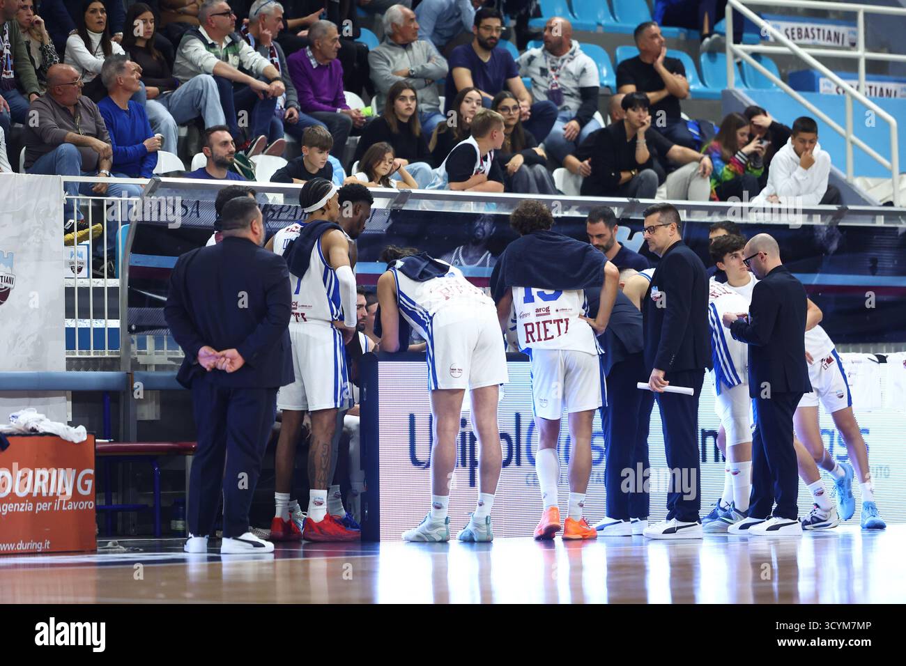 Rieti, Ri, Italia. 19 ottobre 2025. TIME OUT RIETI durante RSR Sebastiani Rieti vs Estra Pistoia - Old Wide West serie A2 Maschile 2025-2026 - Round 7 regular season (Credit Image: © Alessio De Marco/ZUMA Press Wire) SOLO USO EDITORIALE! Non per USO commerciale! Foto Stock