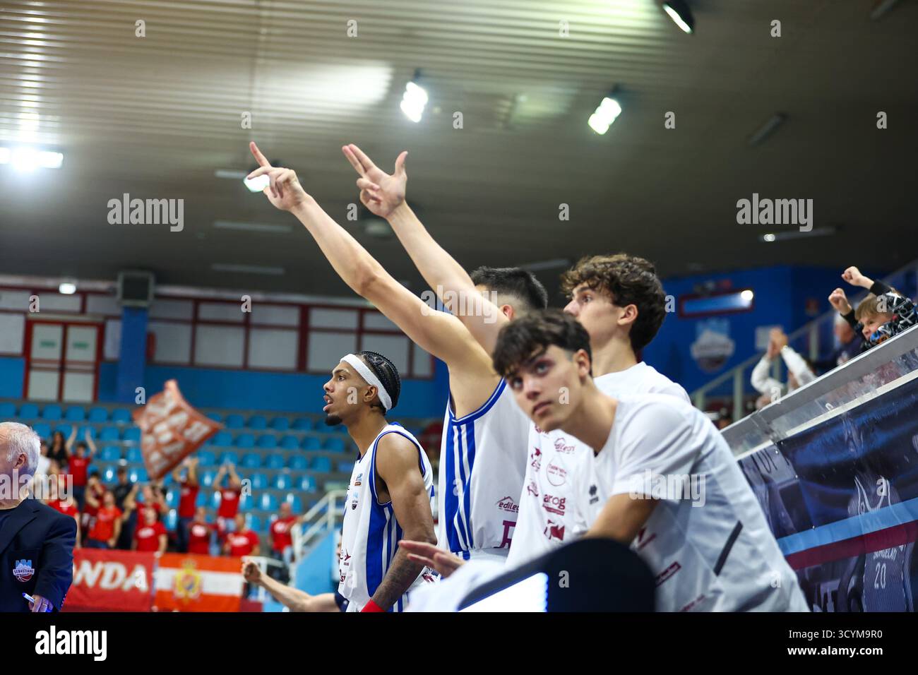 Rieti, Ri, Italia. 19 ottobre 2025. PANCHINA RIETI durante RSR Sebastiani Rieti vs Estra Pistoia - Old Wide West serie A2 Maschile 2025-2026 - Round 7 regular season (Credit Image: © Alessio De Marco/ZUMA Press Wire) SOLO USO EDITORIALE! Non per USO commerciale! Foto Stock