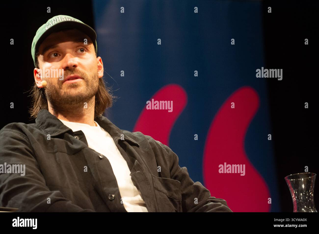 Rick Zabel, un ciclista tedesco, è stato visto sul palco del WDR Funkhaus di Colonia, in Germania, il 19 ottobre 2025, durante l'edizione speciale LIT.Cologne (foto di Ying Tang/NurPhoto). Crediti: NurPhoto SRL/Alamy Live News Foto Stock