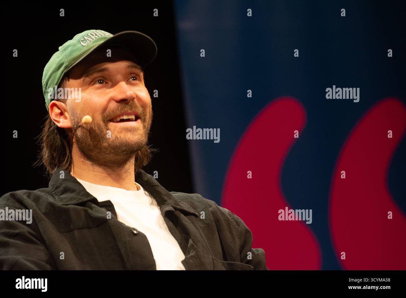 Rick Zabel, un ciclista tedesco, è stato visto sul palco del WDR Funkhaus di Colonia, in Germania, il 19 ottobre 2025, durante l'edizione speciale LIT.Cologne (foto di Ying Tang/NurPhoto). Crediti: NurPhoto SRL/Alamy Live News Foto Stock