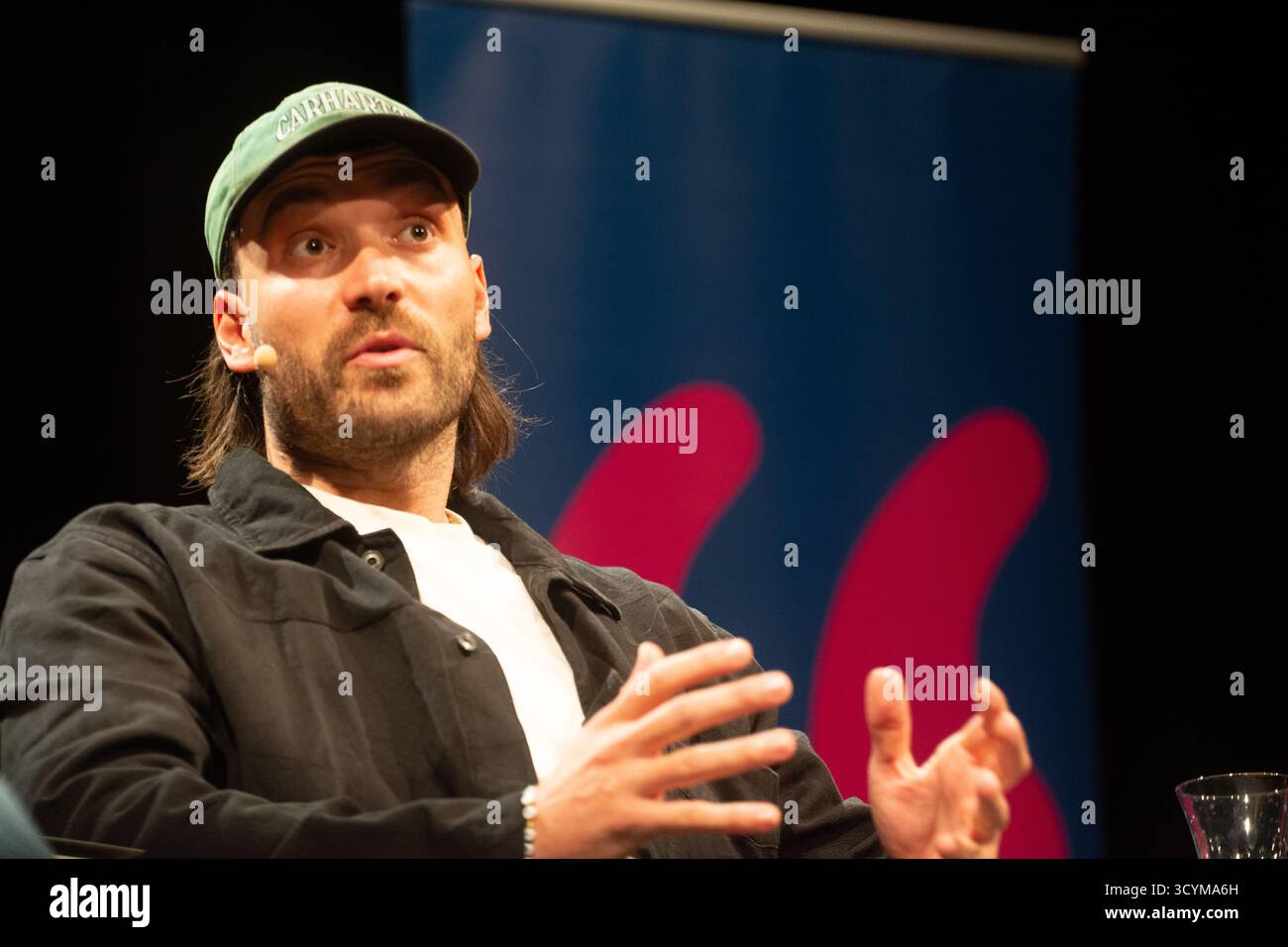 Rick Zabel, un ciclista tedesco, è stato visto sul palco del WDR Funkhaus di Colonia, in Germania, il 19 ottobre 2025, durante l'edizione speciale LIT.Cologne (foto di Ying Tang/NurPhoto). Crediti: NurPhoto SRL/Alamy Live News Foto Stock
