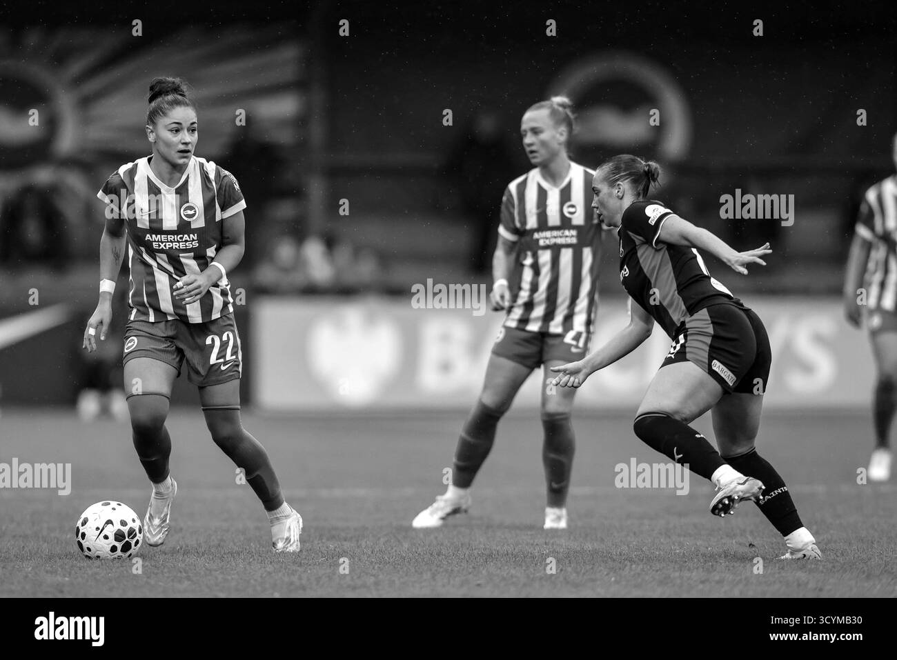 Broadfields Stadium, Crawley, Regno Unito. 19 ottobre 2025. Carla Camacho 22 Brighton & Hove Albion) durante la partita di Coppa Subway Womens League tra Brighton & Hove Albion Women e Southampton Women, al Broadfields Stadium di Crawley, Inghilterra. (Neil Holmes/SPP) credito: SPP Sport Press Photo. /Alamy Live News Foto Stock