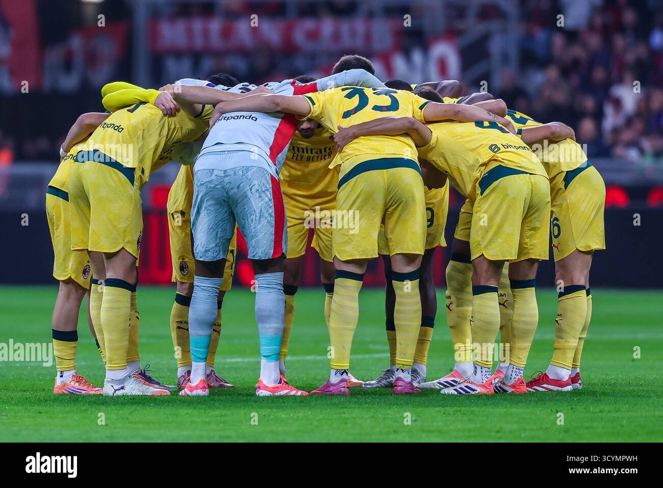 Milano, Italia. 19 ottobre 2025. Giocatori dell'AC Milan visti durante la partita di calcio di serie A 2025/26 tra l'AC Milan e l'ACF Fiorentina allo Stadio San Siro di Milano crediti: dpa/Alamy Live News Foto Stock