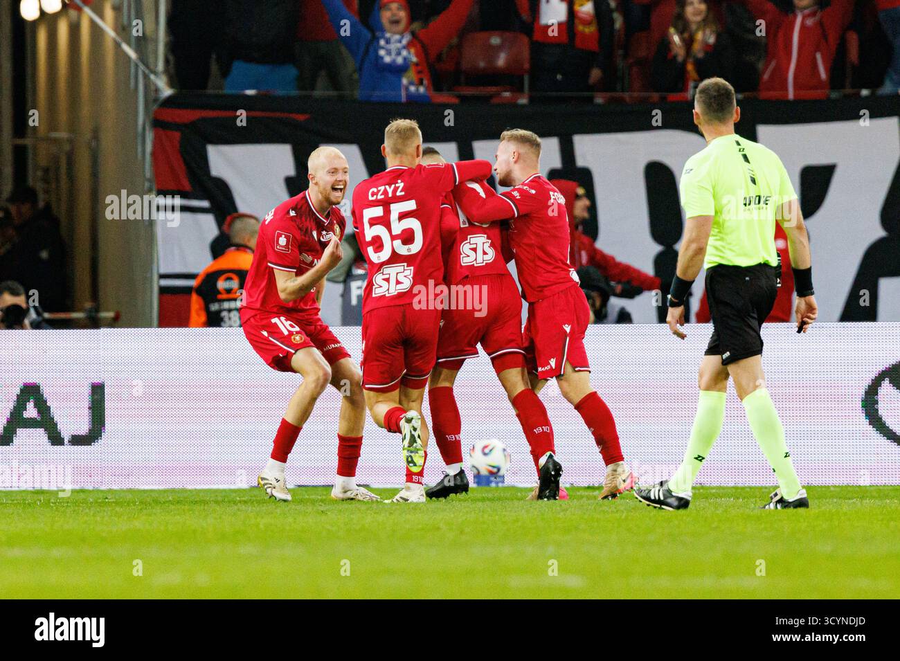 Il giocatore di Widzew ha visto festeggiare dopo gol di Lindon Selahi durante la partita PKO BP Ekstraklasa 25 26 tra Widzew Lodz e Radomiak Radom (Maciej Foto Stock
