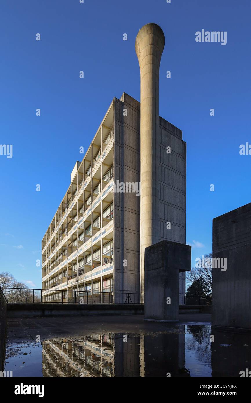 L'Alton Estate è una grande residenza comunale situata a Roehampton, nel sud-ovest di Londra, progettata in uno stile brutalista Foto Stock