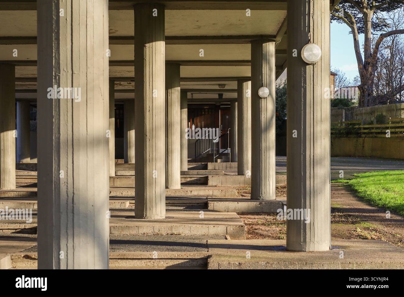 L'Alton Estate è una grande residenza comunale situata a Roehampton, nel sud-ovest di Londra, progettata in uno stile brutalista Foto Stock