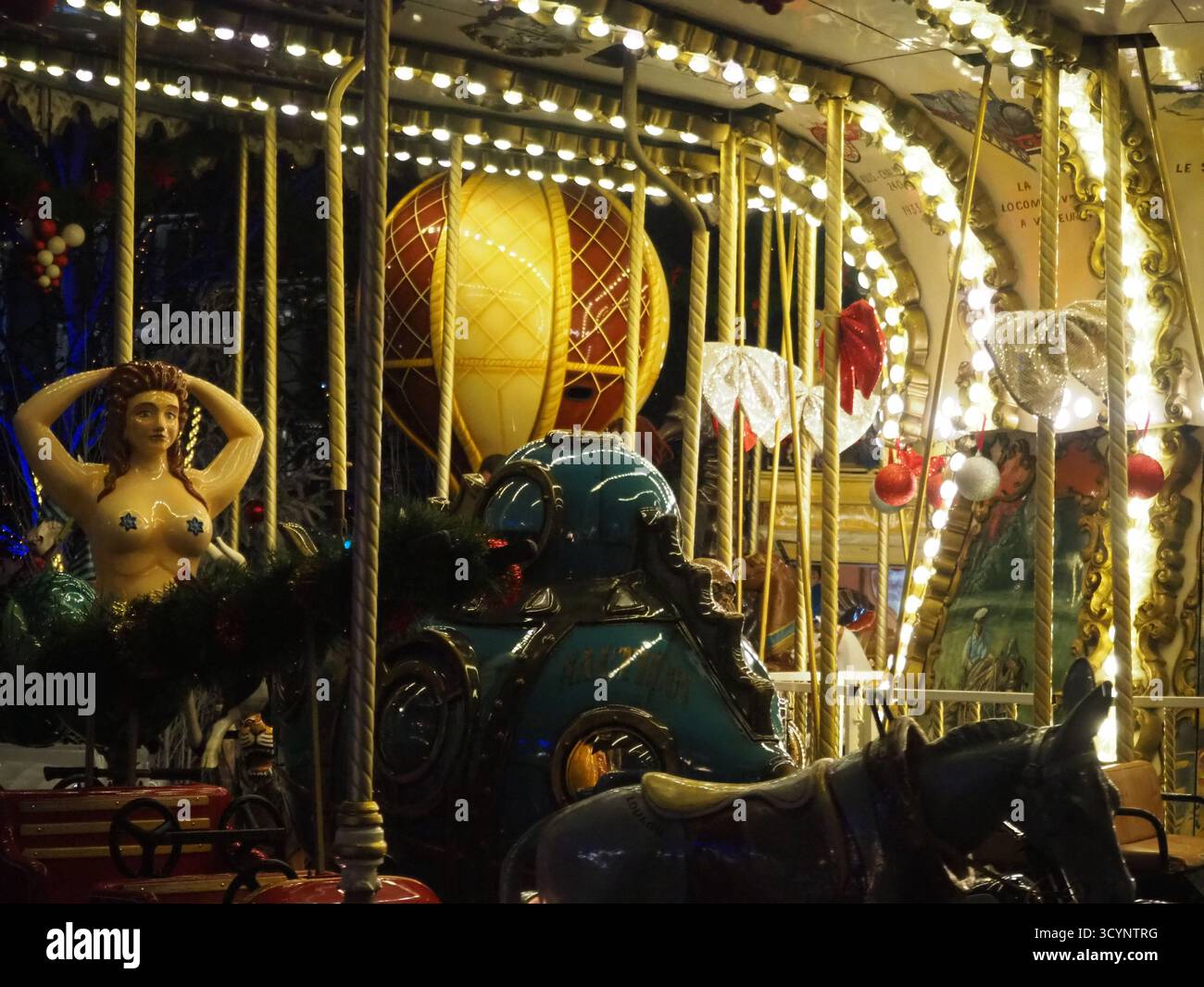 Carosello al mercatino di Natale, Troyes, Francia Foto Stock