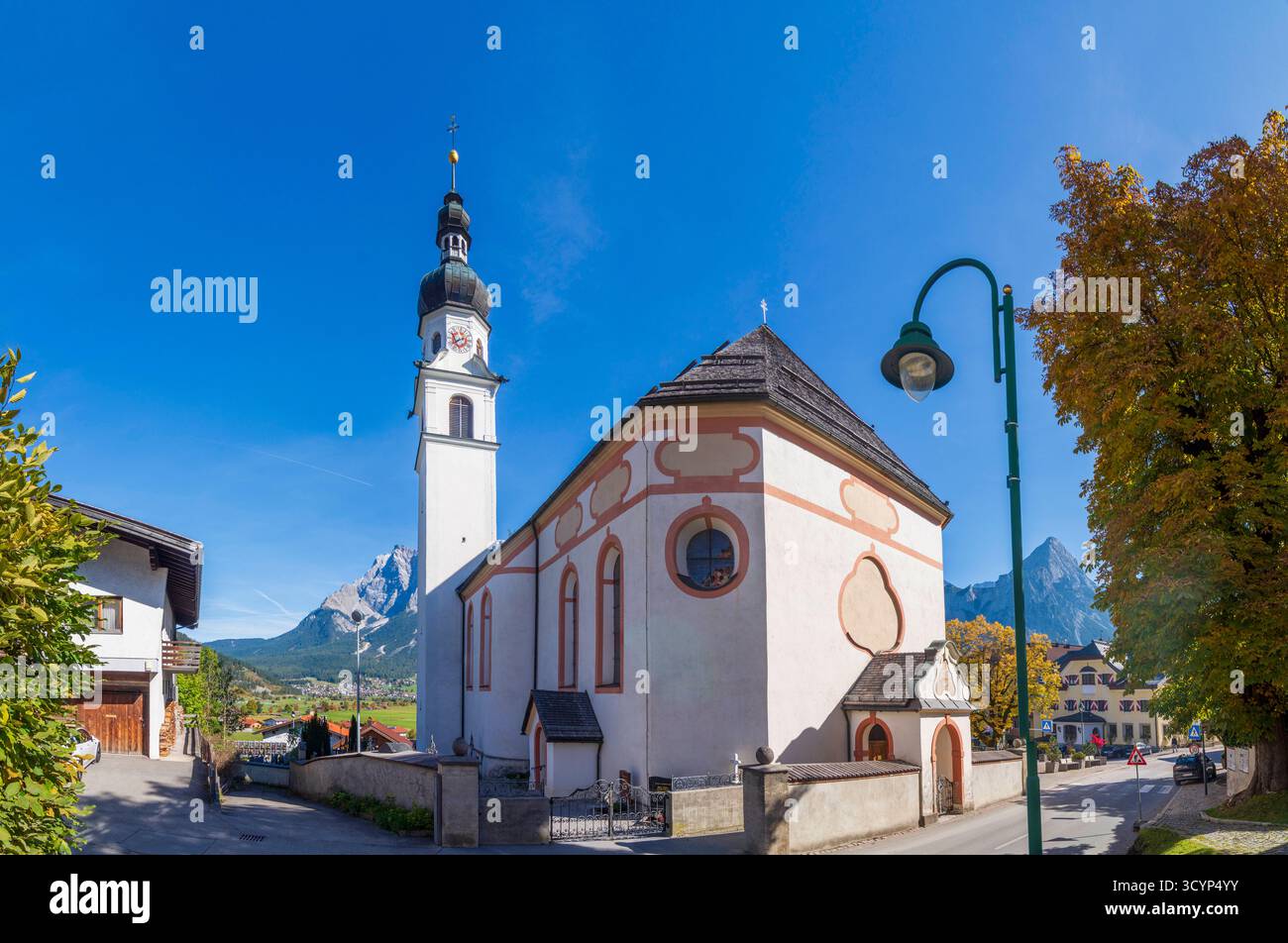 chiesa Lermoos Lermoos Tiroler Zugspitz Arena Tirol, Tirolo Austria Foto Stock