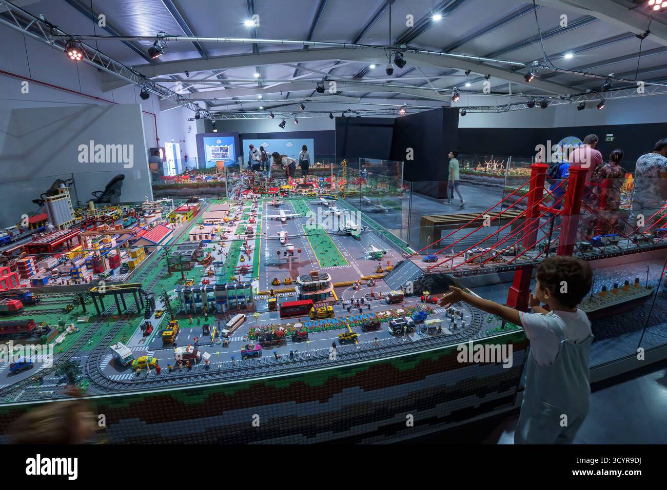 Grande e dettagliato diorama LEGO City a Brickopolis, Lourinhã, Portogallo Foto Stock