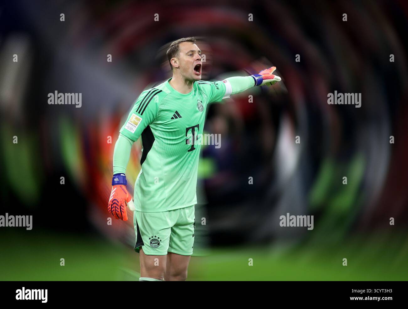 ! ACHTUNG BILD WURDE BEARBEITET ! Hier im Bild Manuel Neuer (FC Bayern München), rufen, schreiend, der Hintergrund wurde dynamisch verwischt ! Foto Stock