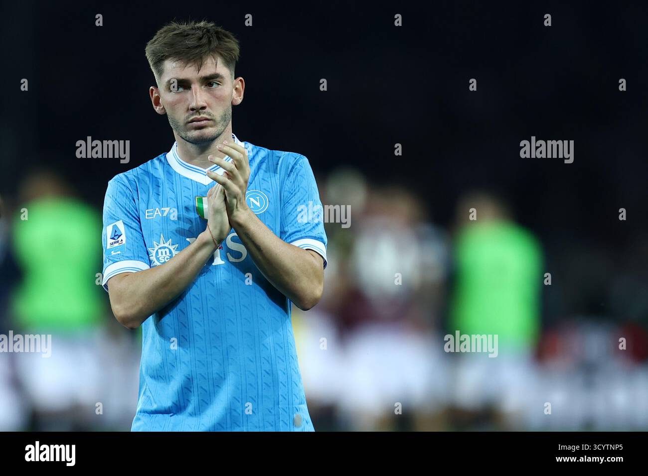 Billy Gilmour della SSC Napoli saluta i tifosi al termine della partita di serie A tra Torino FC e SSC Napoli allo Stadio Olimpico il 18 ottobre 2025 a Torino. Foto Stock