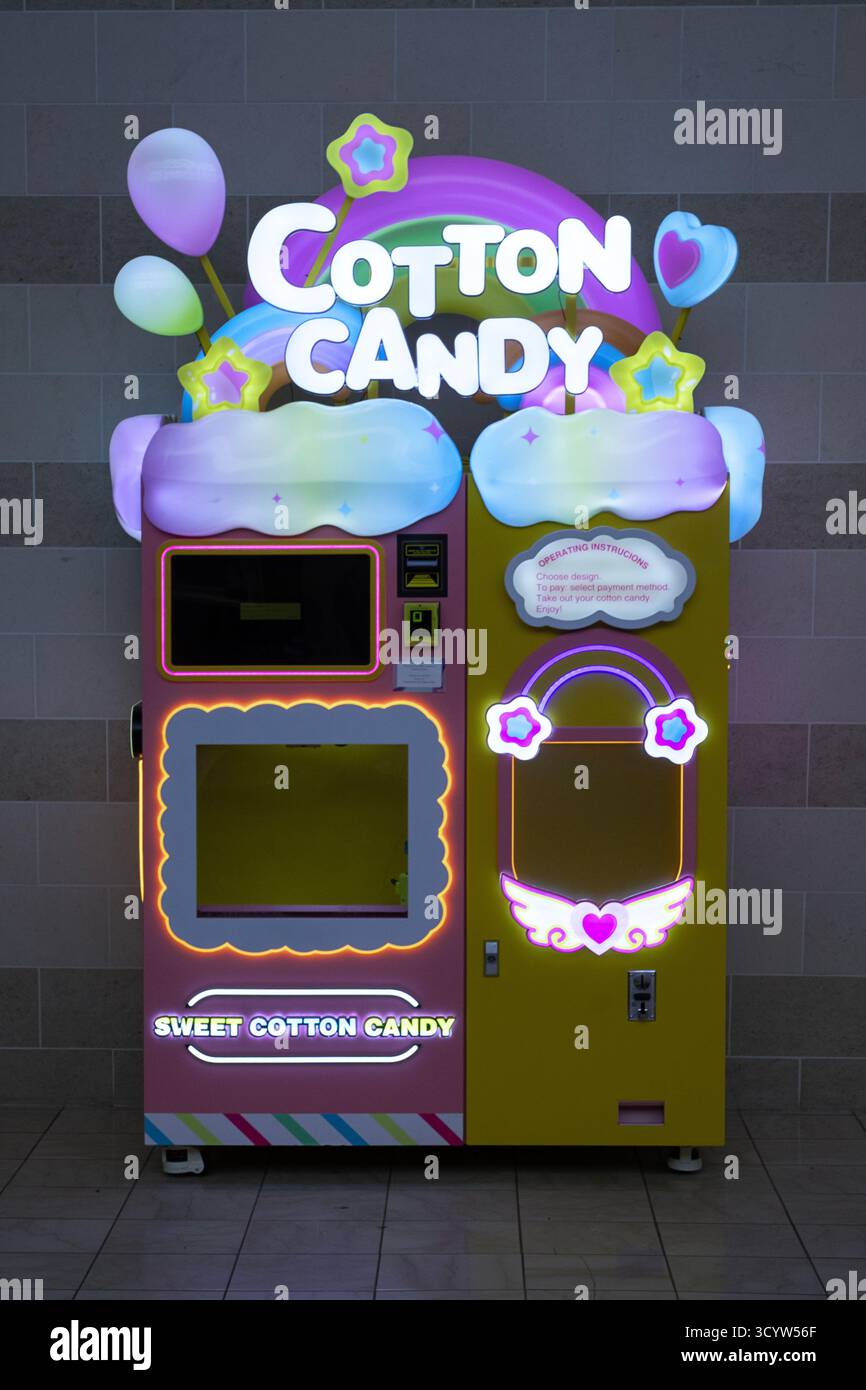 Una macchina per caramelle di cotone nella lobby del Walt Whitman Mall Shopping Center a Huntington Station, New York Foto Stock