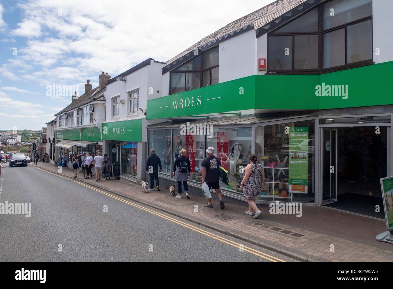 Grandi magazzini Wroes, Belle Vue, Bude, Cornovaglia, Regno Unito. Cartello, negozio, esterno, facciata. Foto Stock