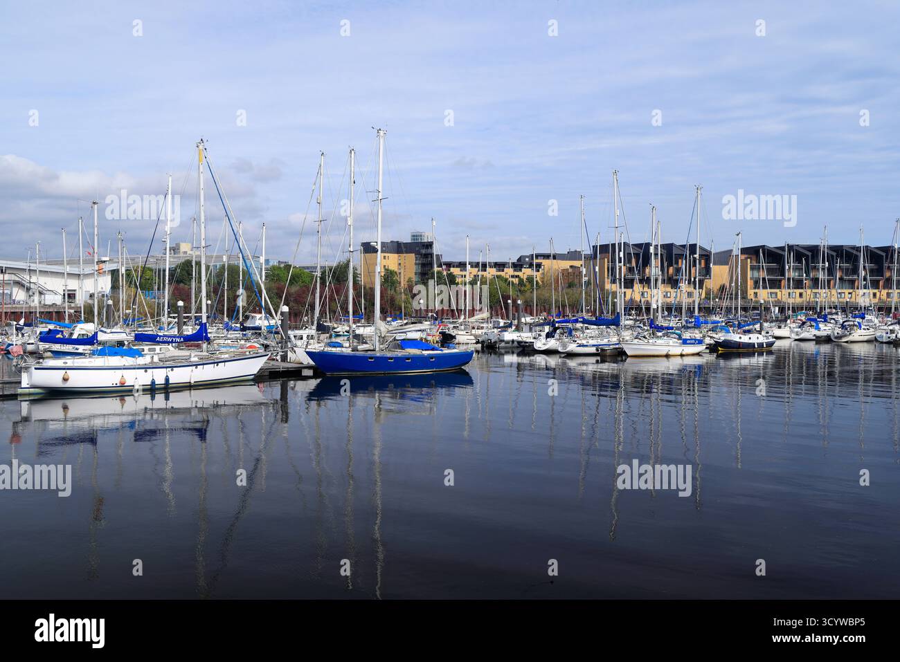 Yacht ormeggiati alla foce del fiume Ely, Cardiff Yacht Club, Cardiff Bay, Cardiff, Galles del Sud. Foto Stock