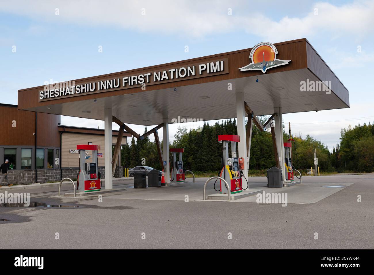 Stazione di servizio presso la prima nazione di Sheshatshiu Innu nel Labrador. Foto Stock