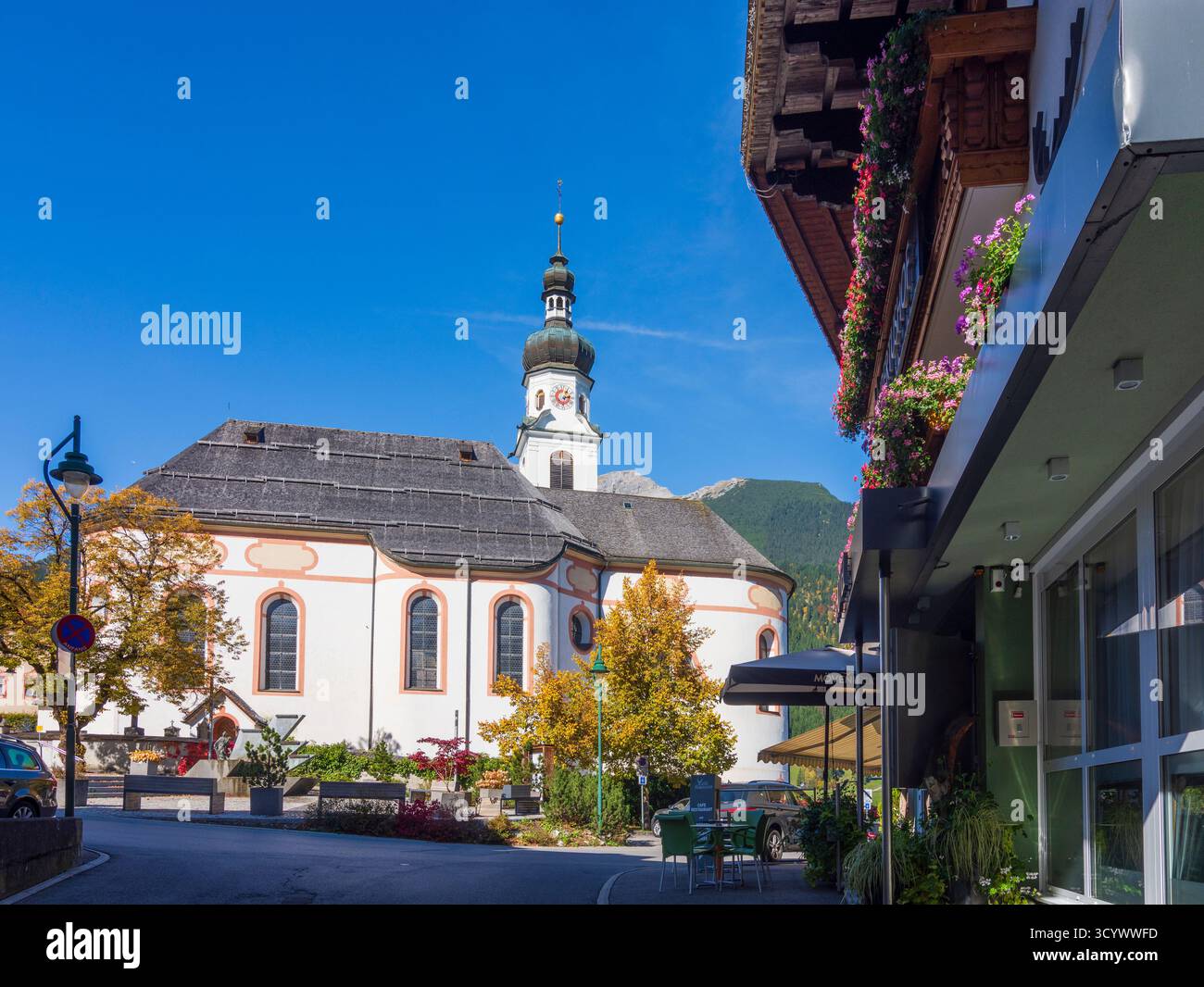 Lermoos: chiesa Lermoos in Tiroler Zugspitz Arena, Tirolo, Austria Foto Stock