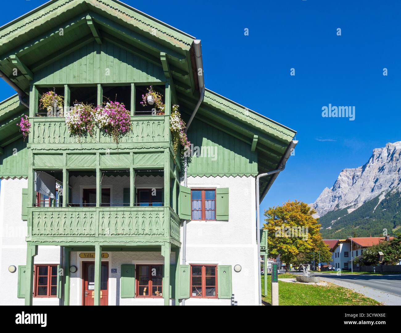 Ehrwald: Museum im Spinnhof (Ehrwalder Heimatmuseum, Ehrwald Local History Museum) in Tiroler Zugspitz Arena, Tirolo, Austria Foto Stock