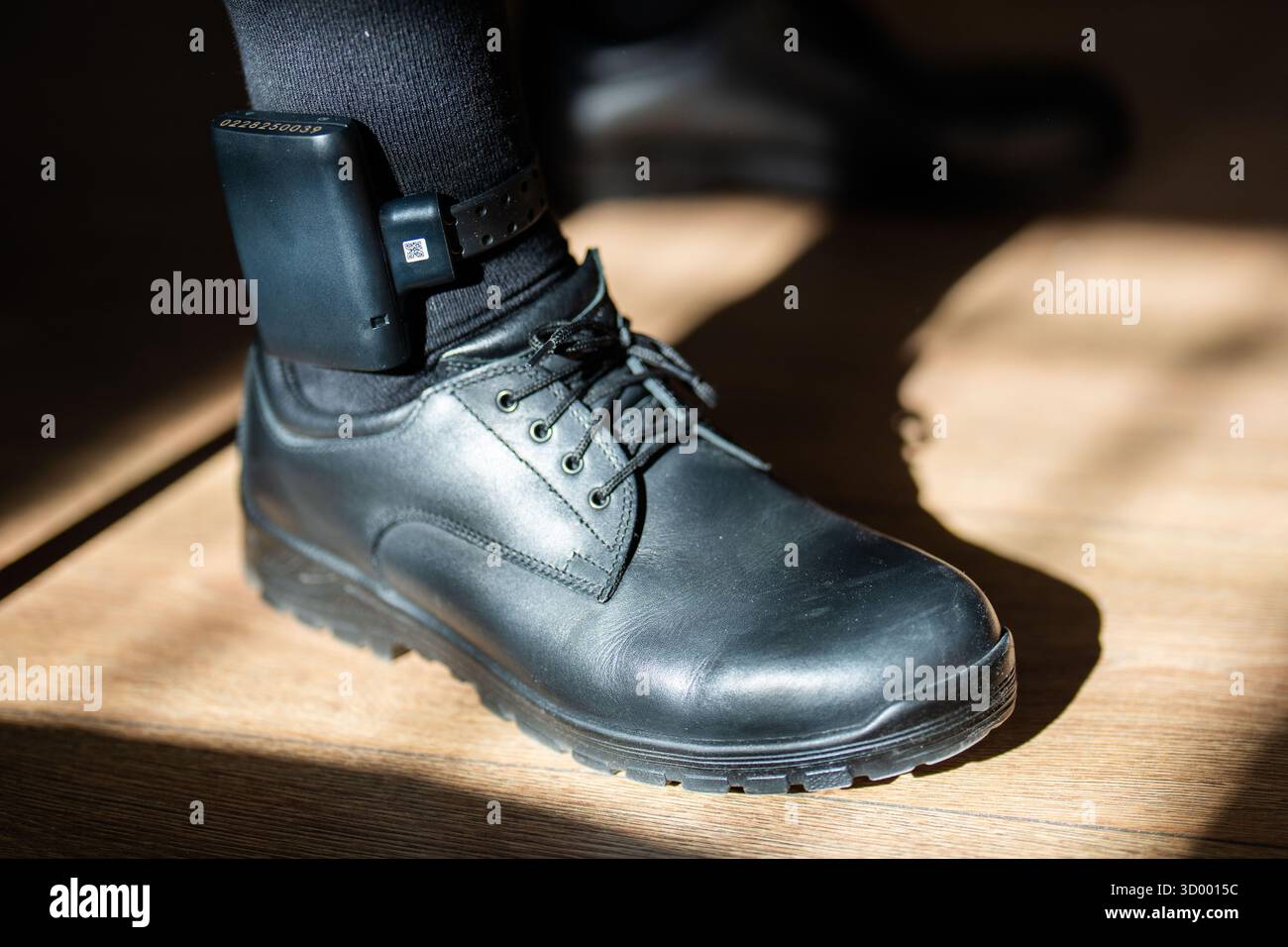 IMMAGINE A TEMA - illustrazione sul tema dei monitor elettronici per tagging/caviglia scattata giovedì 16 ottobre 2025 presso la prigione Josefstadt di Vienna, Austria (scena in scena). - 20251016 PD19949 credito: APA-PictureDesk/Alamy Live News Foto Stock