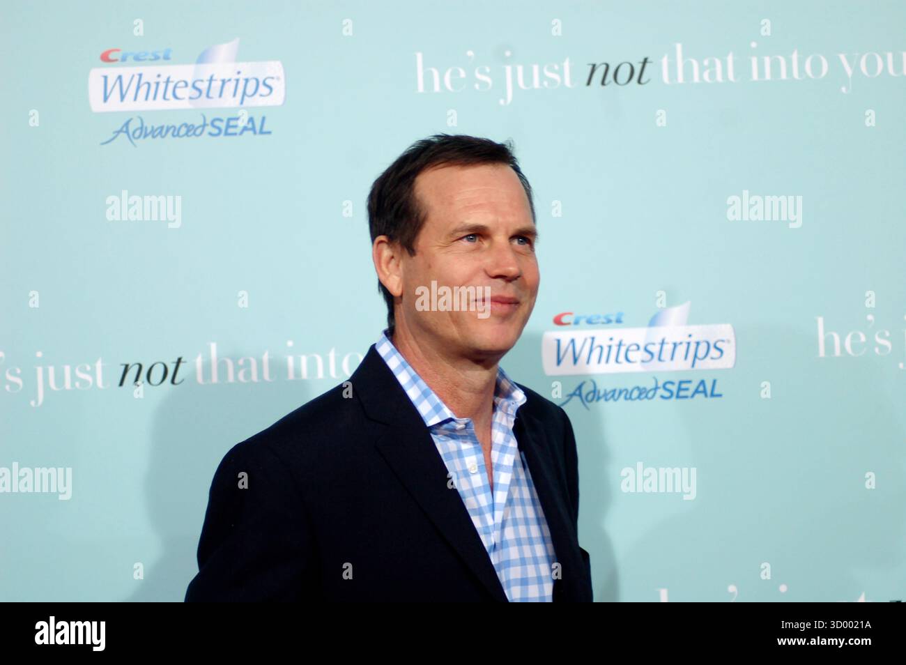 Bill Paxton posa sul Red carpet alla prima di Warner Bros. "He's Just Not That Into You" tenutasi al Grauman's Chinese Theatre il 2 febbraio 2009 a Los Angeles, California. Foto Stock