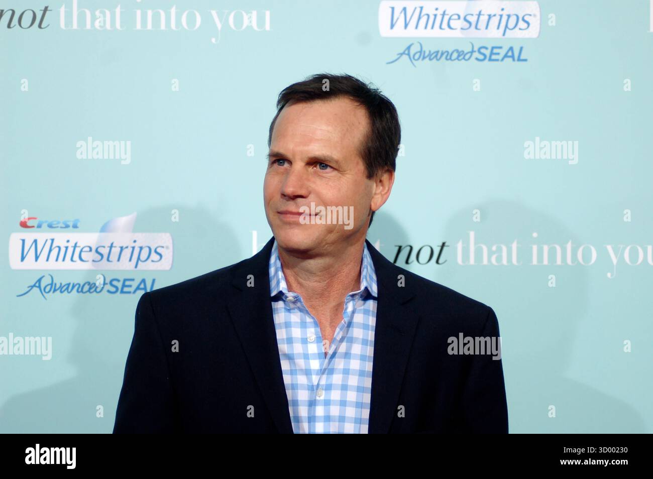 Bill Paxton posa sul Red carpet alla prima di Warner Bros. "He's Just Not That Into You" tenutasi al Grauman's Chinese Theatre il 2 febbraio 2009 a Los Angeles, California. Foto Stock