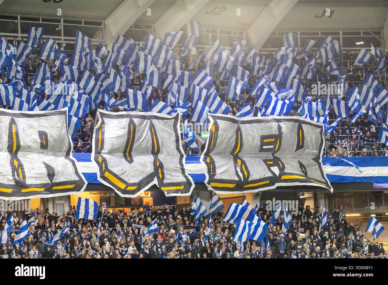 Gothenburg, Svezia. 20 ottobre 2025. Tifosi dell'IFK Gothenburg prima del calcio d'inizio nella partita contro Mjällby AIF. Crediti: Per Ljung/Alamy Live News Foto Stock