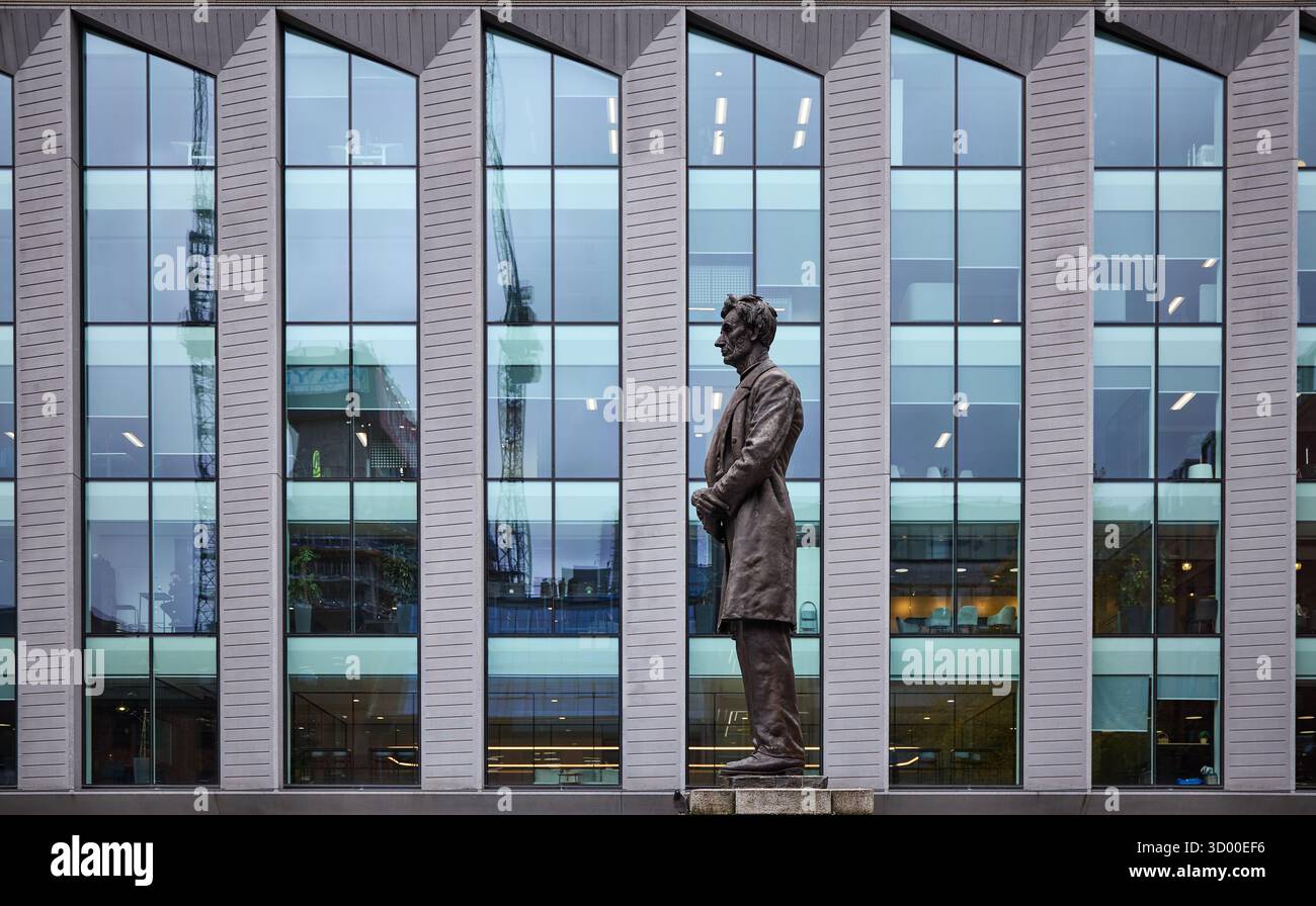 Statua Abraham Lincoln di Manchester in Lincoln Square Foto Stock