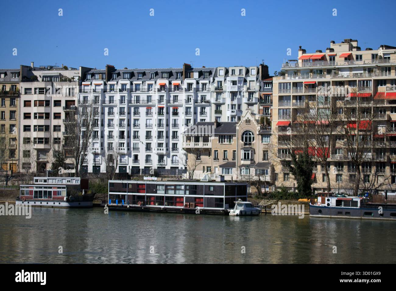 Francia, regione Ile de France, 15° arrondissement di Parigi, la Senna, avenue du Président Kennedy, attraccata Foto Stock