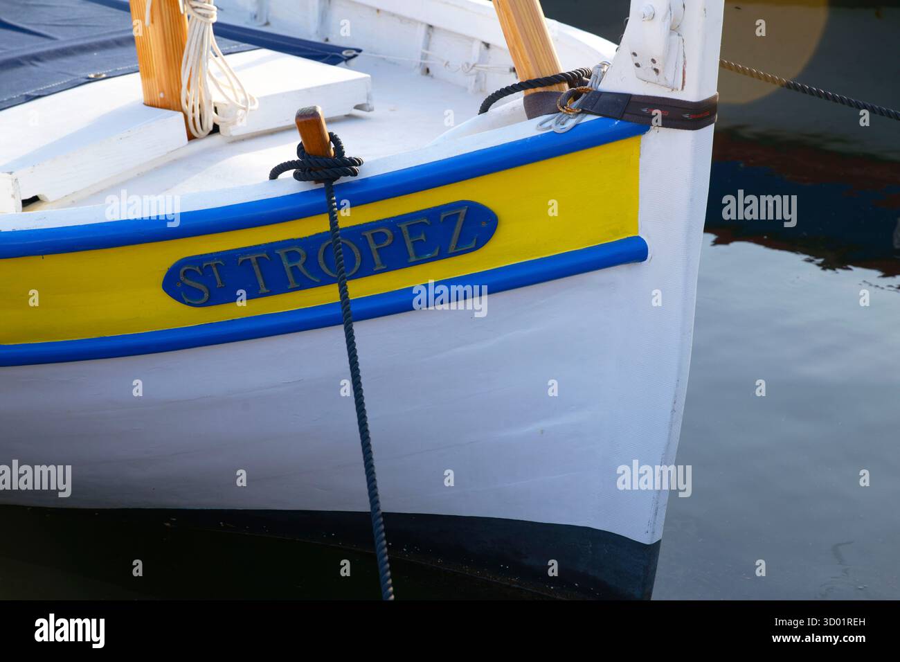 Francia, Var, Saint Tropez, il vecchio porto, barche di pesca tradizionale chiamate Pointu Foto Stock