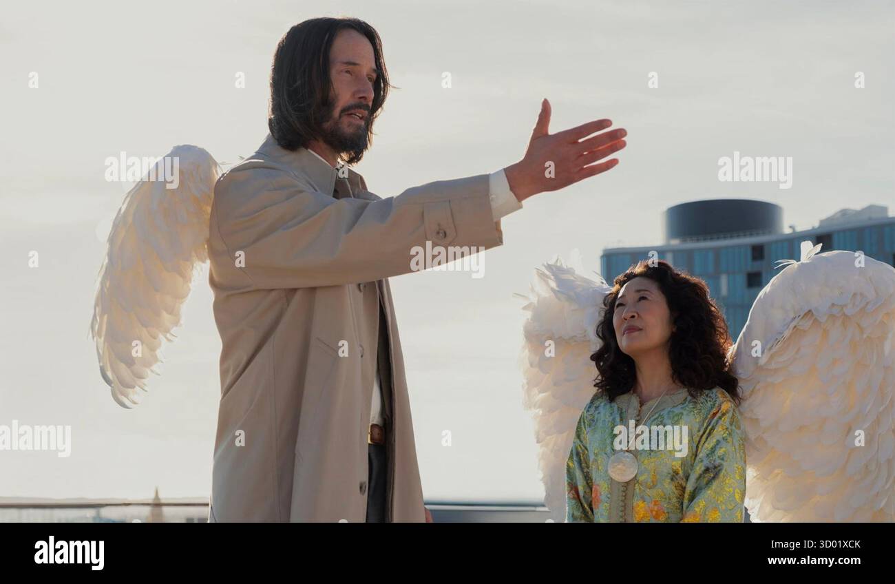 BUONA FORTUNA 2025 film Lionsgate con Keanu Reeves nel ruolo dell'angelo Gabriel e Sandra Oh nel ruolo dell'angelo Martha Foto Stock
