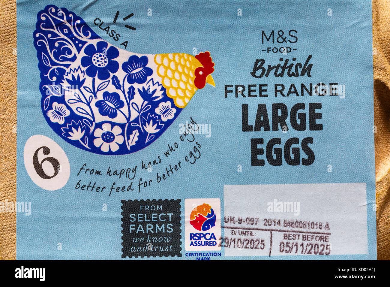Uova grandi della British Free Range di galline felici che si nutrono meglio per uova migliori della classe M&S A. Foto Stock