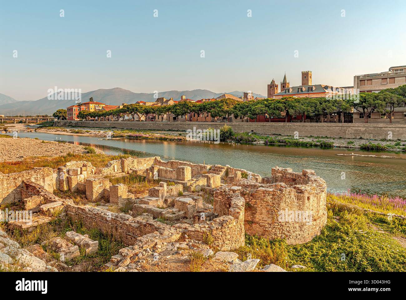 Scavo archeologico di San Clemente vicino al centro storico di Albenga sulla costa ligure Foto Stock