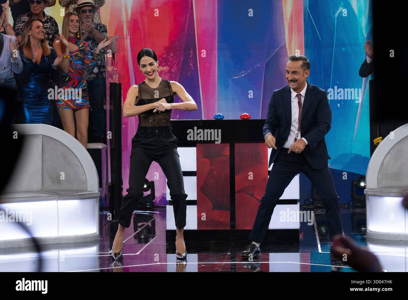 Nicola Savino e Rocio Munoz Morales assistono alla sesta puntata della trasmissione rai "congelare". Foto Stock