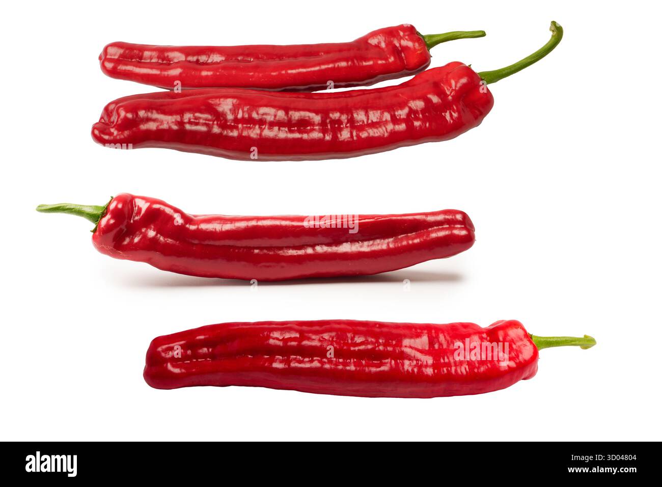 Pepe rosso dolce fresco isolato su fondo bianco. Foto Stock
