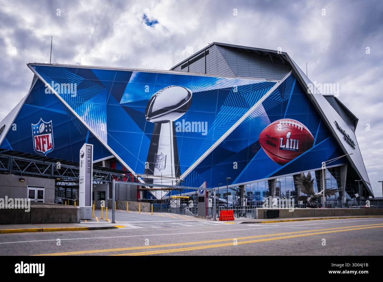 Atlanta, GA USA - 22 gennaio 2019: Esterno del Mercedes-Benz Stadium, uno stadio polivalente con tetto apribile nel centro di Atlanta. Foto Stock
