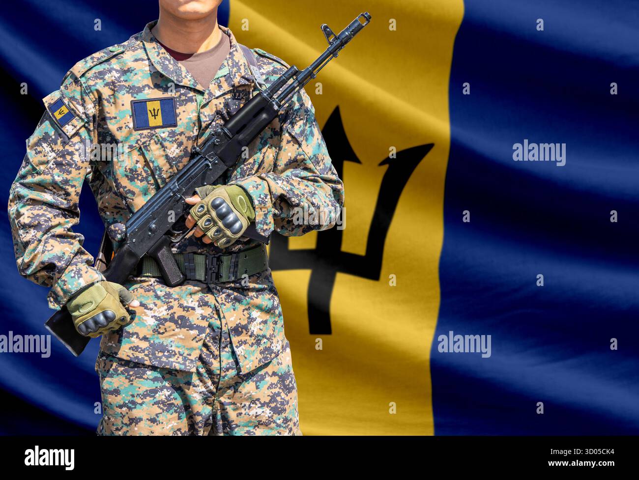 Bandiera delle Barbados con il soldato che tiene in mano il fucile d'assalto Foto Stock