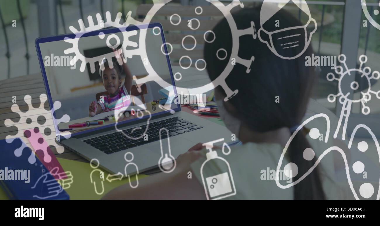 Chiacchierare studente scrivendo sul laptop sul portico con il compagno di classe alzando mano, icone di salute, spazio copia Foto Stock