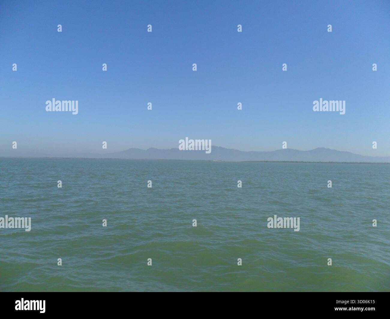 Costa del Myanmar nella baia del Bengala - spiagge tranquille e bellezza naturale lungo il mare tropicale Foto Stock
