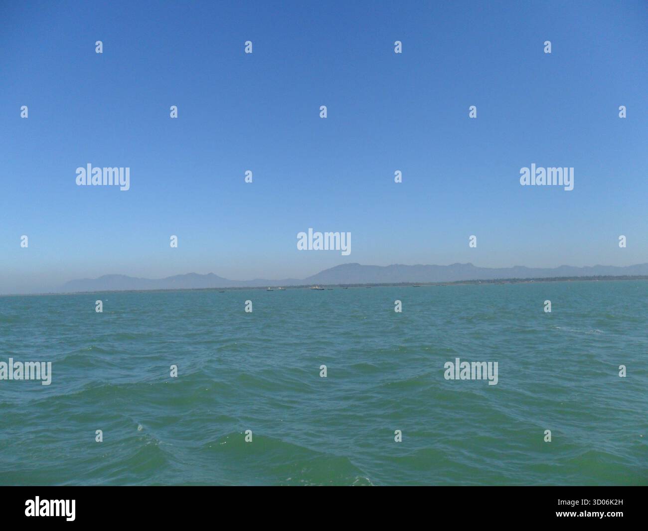Costa del Myanmar nella baia del Bengala - spiagge tranquille e bellezza naturale lungo il mare tropicale Foto Stock