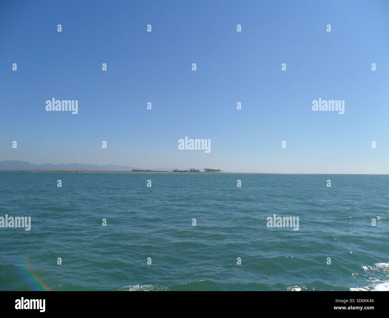 Costa del Myanmar nella baia del Bengala - spiagge tranquille e bellezza naturale lungo il mare tropicale Foto Stock