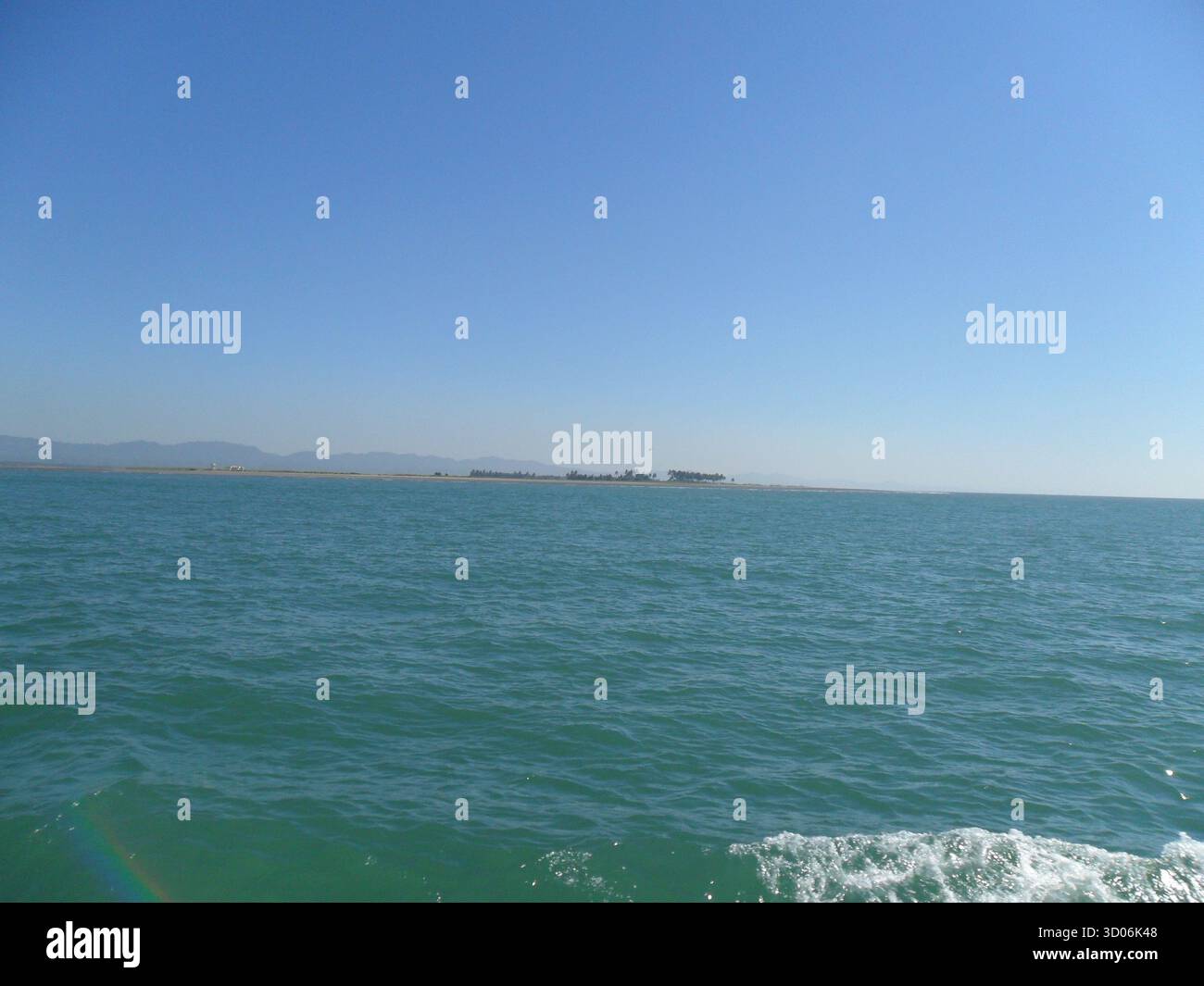 Costa del Myanmar nella baia del Bengala - spiagge tranquille e bellezza naturale lungo il mare tropicale Foto Stock
