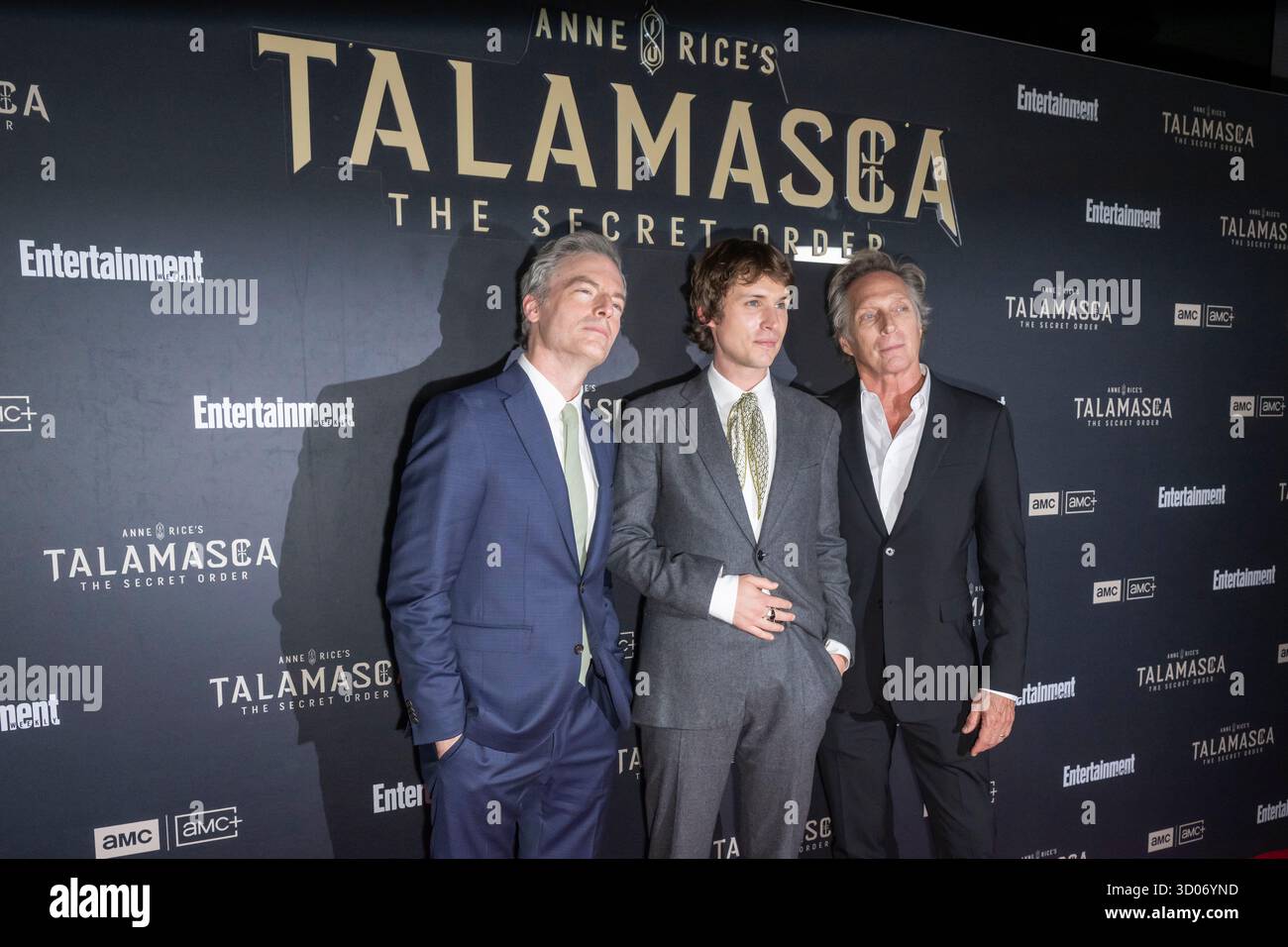 New York, Stati Uniti. 21 ottobre 2025. NEW YORK, NEW YORK - 21 OTTOBRE: (L-R) Justin Kirk, Nicholas Denton e William Fichtner partecipano alla prima della serie Talamasca The Secret Order di AMC al SPYSCAPE Museum il 21 ottobre 2025 a New York. Crediti: Ron Adar/Alamy Live News Foto Stock