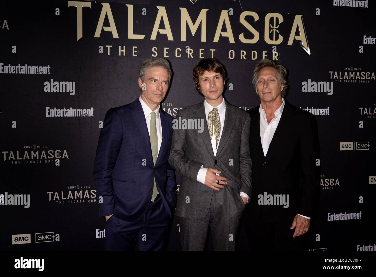 Justin Kirk, Nicholas Denton, William Fichtner agli arrivi per ANNE RICE S TALAMASCA: THE SECRET ORDER Premiere, SPYSCAPE, New York, NY, 21 ottobre, 2025. foto di: Ryan Billings / Everett Collection Foto Stock