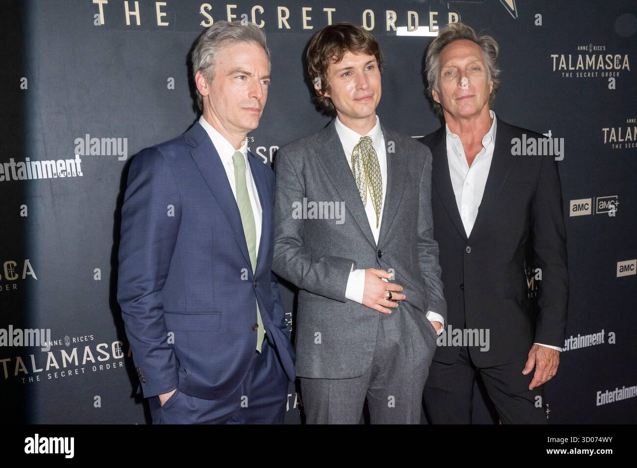 New York, Stati Uniti. 21 ottobre 2025. (L-R) Justin Kirk, Nicholas Denton e William Fichtner partecipano alla prima della serie di AMC "Anne Rice's Talamasca the Secret Order" allo SPYSCAPE Museum. Credito: SOPA Images Limited/Alamy Live News Foto Stock