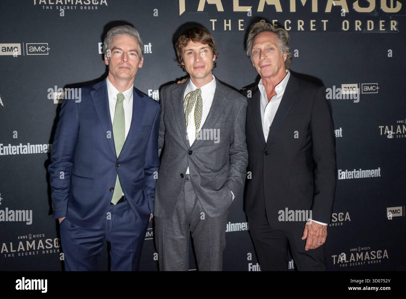 New York, Stati Uniti. 21 ottobre 2025. (L-R) Justin Kirk, Nicholas Denton e William Fichtner partecipano alla prima della serie di AMC "Anne Rice's Talamasca the Secret Order" allo SPYSCAPE Museum. (Foto di Ron Adar/SOPA Images/Sipa USA) credito: SIPA USA/Alamy Live News Foto Stock