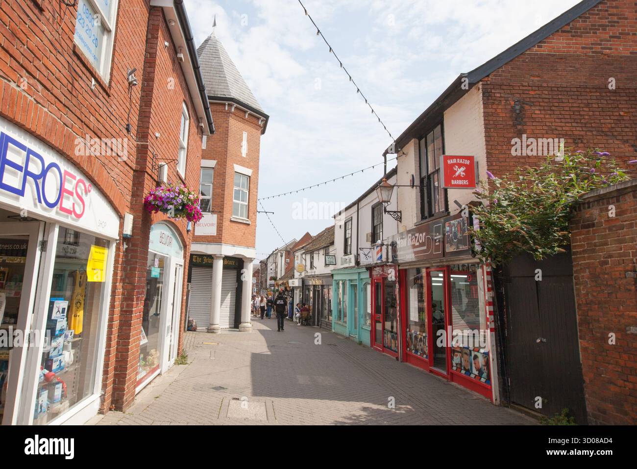 Vista sui negozi di ELD Lane a Colchester, Essex nel Regno Unito Foto Stock
